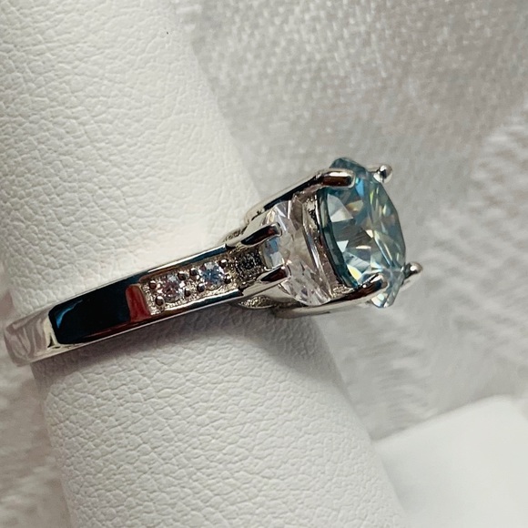 🎉HP🎉 2.6 Ct VVS1 Sky Blue Moissanite Ring, Sz 6 - Picture 4 of 8